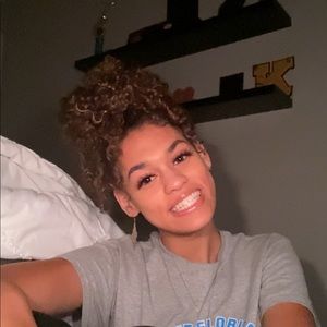 Meet your Posher, Monae